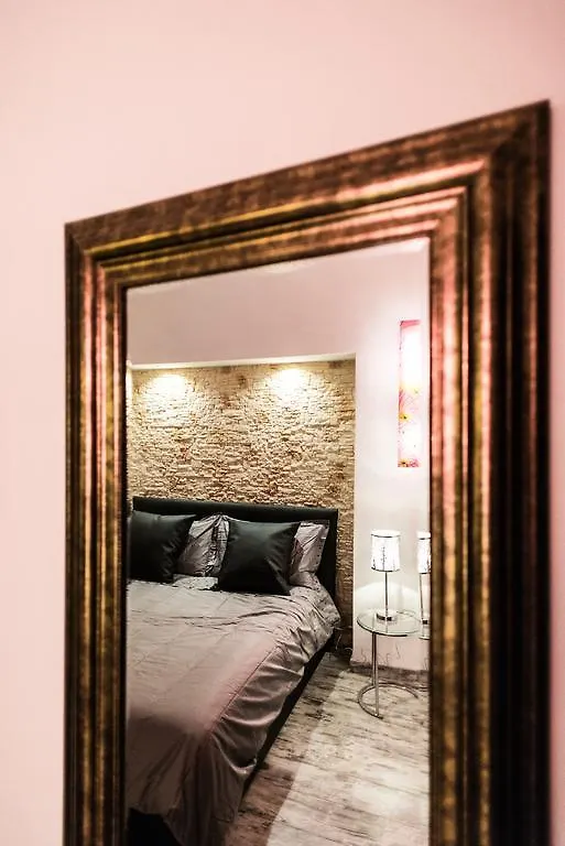 Trevi & Pantheon Luxury Rooms Rome Guest house