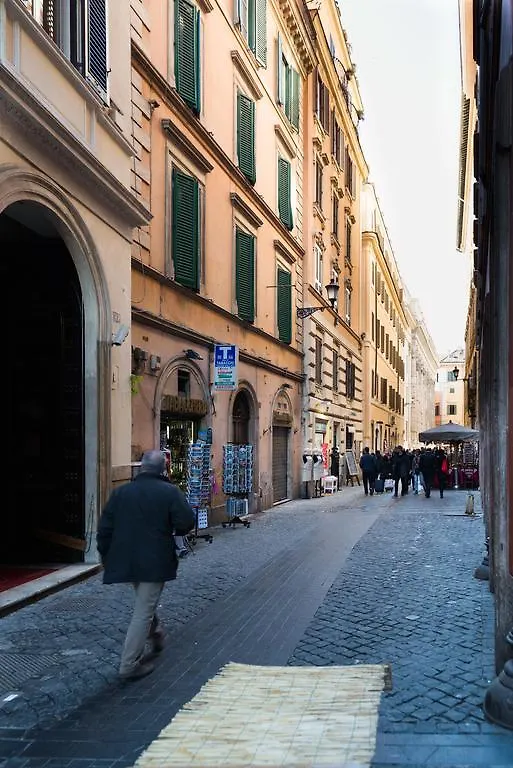 Trevi & Pantheon Luxury Rooms Roma